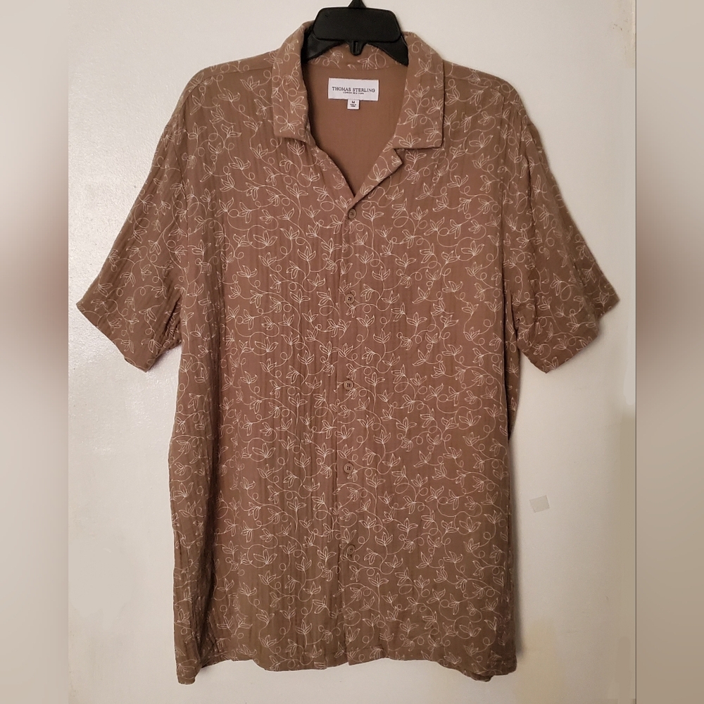 Thomas Sterling Men's Textured Button Down Shirt. Excellent Used Condition